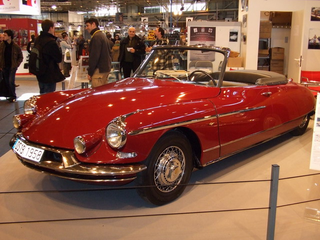 citroen ds19 cabrio 1958.jpg